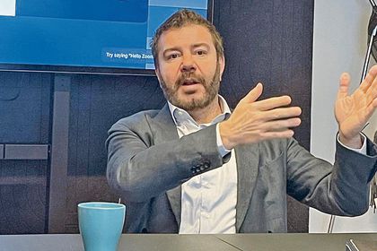 'İş dünyasında yapay zekâyla simbiyotik ilişki kuran kazanır'