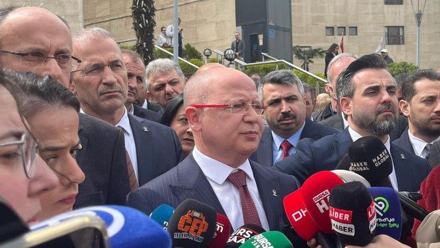 AK Parti'den Mustafa Bozbey hakkında suç duyurusu