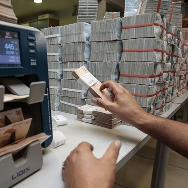 Bankacılıkta net kârı, ticari işlem zararı baskıladı