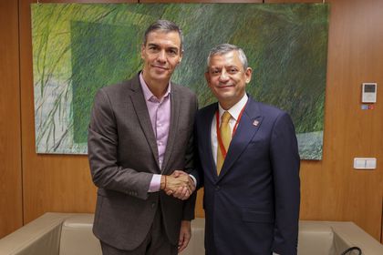 Özgür Özel, İspanya Başbakanı Sanchez ile görüştü