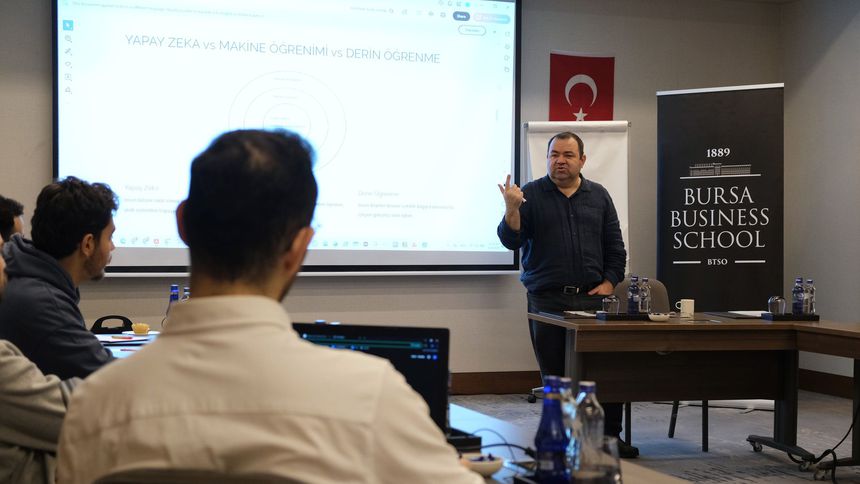 Bursa Business School'da yapay zekâ destekli e-ticaret konuşuldu