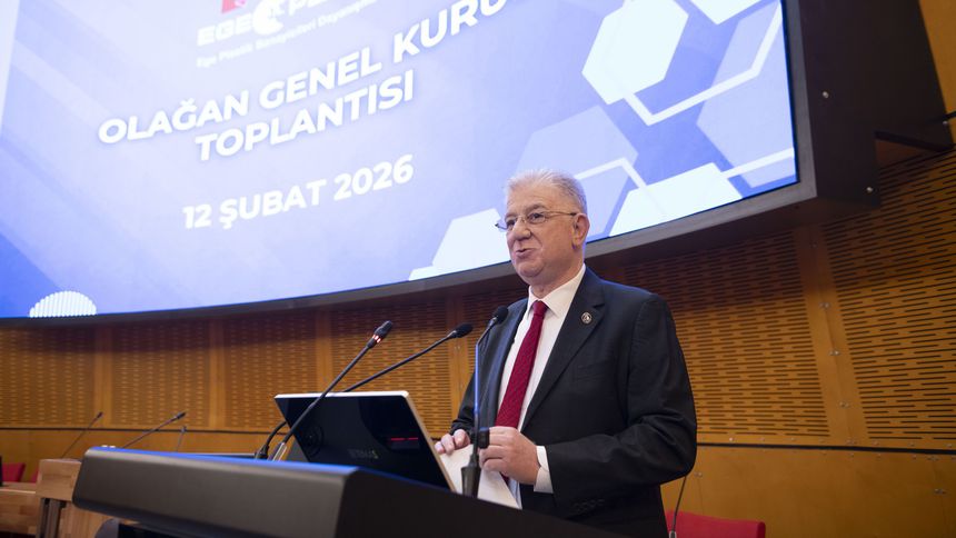 EGEPLASDER’de Şener Gençer yeniden başkan