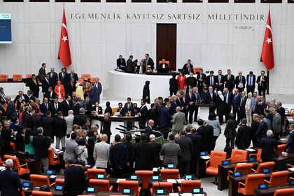 Sağlık düzenlemelerini de kapsayan kanun teklifi kabul edildi