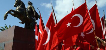 Bu 19 Mayıs sabahında geleceği nasıl inşa edeceğimizi düşünelim