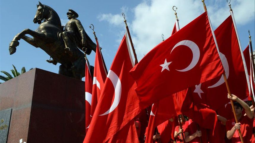 Bu 19 Mayıs sabahında geleceği nasıl inşa edeceğimizi düşünelim Bu 19 Mayıs sabahında geleceği nasıl inşa edeceğimizi düşünelim