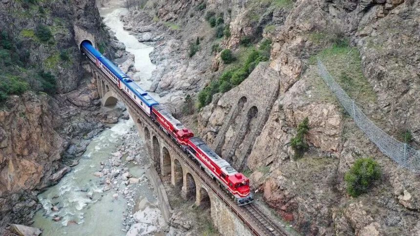 Turistik Karaelmas Ekspresi seferleri ekimde başlayacak