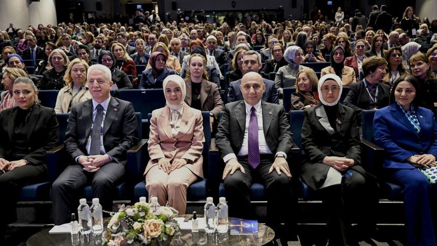 'Halkbank 267 bini aşkın kadın girişimciye 125 milyar lira finansman desteği sağladı'