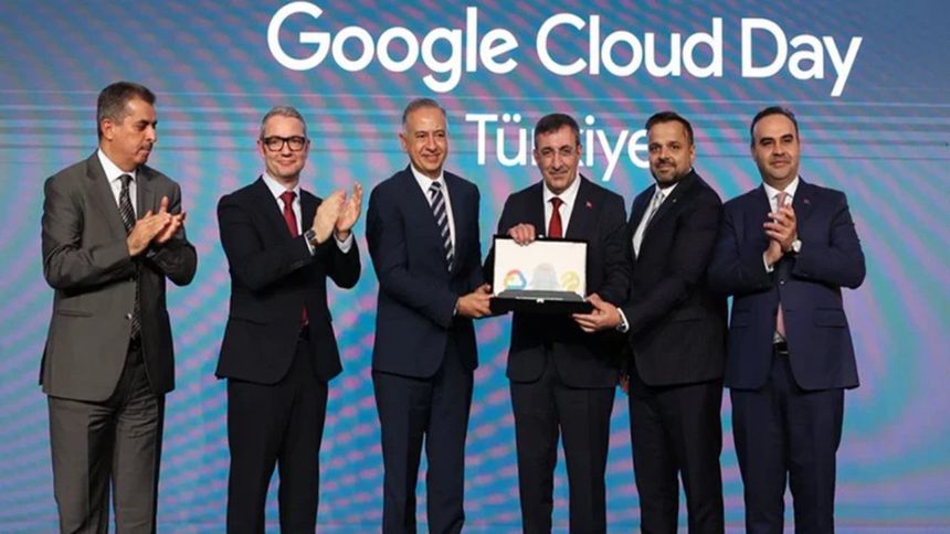 Turkcell, Google anlaşmasıyla kıtalararası stratejik köprü olacak Turkcell, Google anlaşmasıyla kıtalararası stratejik köprü olacak