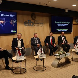 İzmir'de Deneyimden Geleceğe paneli yoğun katılım ile gerçekleşti