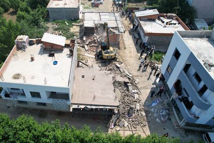 Yıldırım Belediyesi, son iki yılda 261 kaçak binayı yıktı