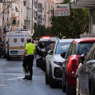 İzmir'de polis merkezine saldırı: 2 şehit, 2 yaralı