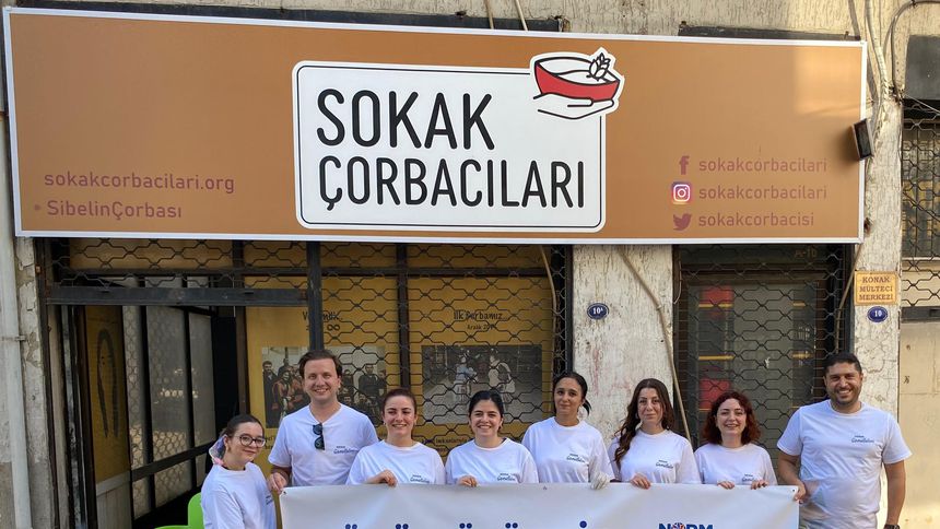 Norm Gönüllüleri'nden 'bir kase umut' projesi