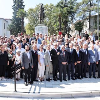 Bursa’daki CHP’li 6 belediye başkanı YENİ Parti’ye geçti