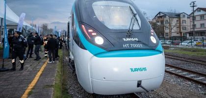 Uraloğlu: 'Milli Elektrikli Hızlı Tren'imiz saatte 250 kilometre hıza ulaştı