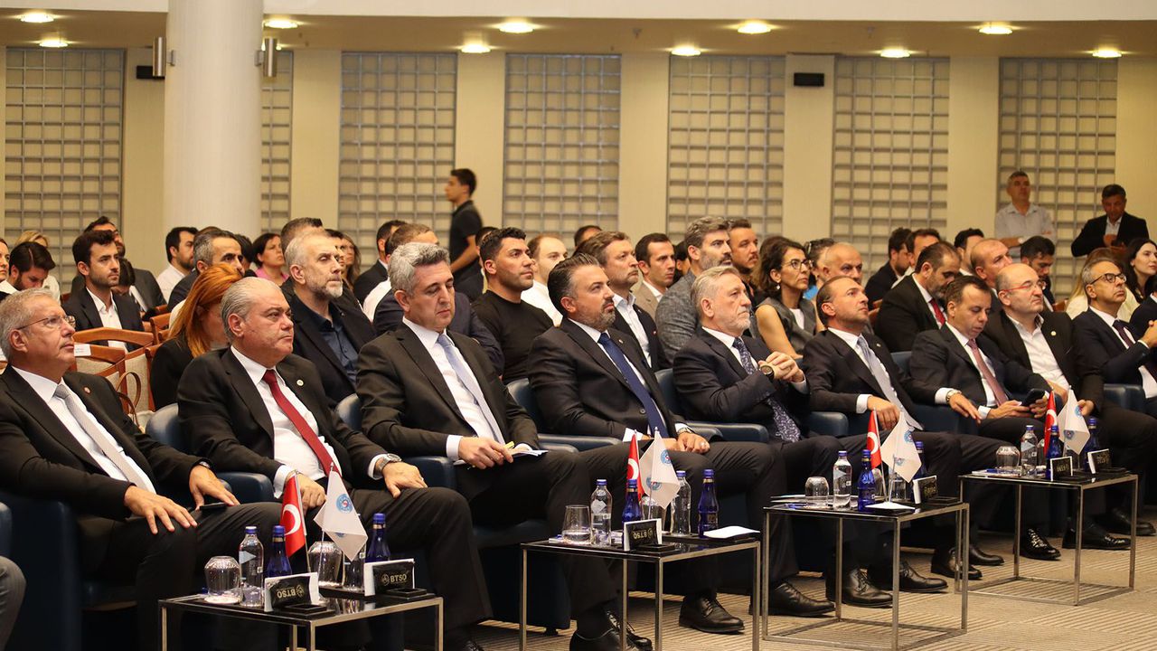 TÜGİAD genç girişimcileri küresel karar masasına taşıyor
