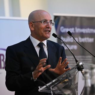 Bakan Şimşek Londra'da konuştu: Programın Türkiye'yi şoklara karşı dirençli hale getirdiği kanıtlandı