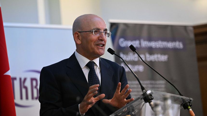 Bakan Şimşek Londra'da konuştu: Programın Türkiye'yi şoklara karşı dirençli hale getirdiği kanıtlandı