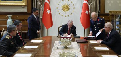 YAŞ kararları: 25 general ve amirale terfi