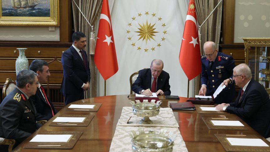 YAŞ kararları: 25 general ve amirale terfi