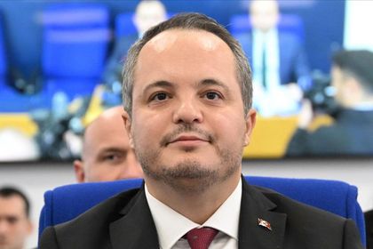 '15 şirket ve varlığa yatırımlarımız 13 milyar doları buldu'
