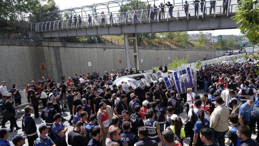 CHP'den, İstanbul İl Başkanlığı Binası'nı kapatma kararı