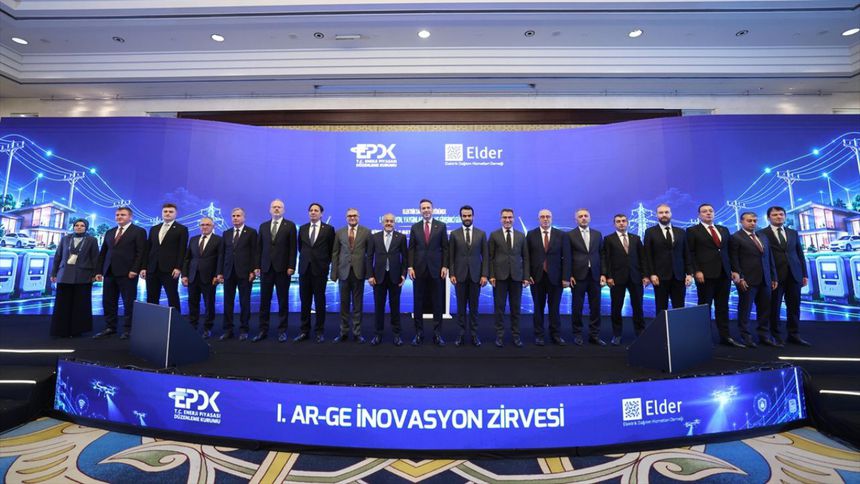 Elektrik dağıtım ve iletimine 100 milyar dolar yatırım planlanıyor