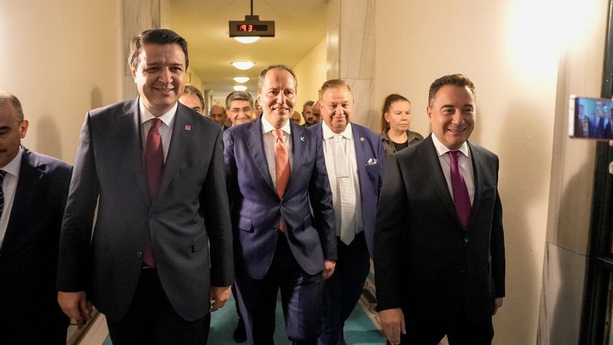 YRP; DEVA ve SP ittifakta anlaştı, İYİ Parti, Zafer ve Anahtar Parti ittifak için masada YRP; DEVA ve SP ittifakta anlaştı, İYİ Parti, Zafer ve Anahtar Parti ittifak için masada