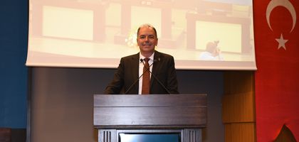 Bülent Uçak: Pamuk üreticisinin mutlu olmasını beklemek artık imkansız