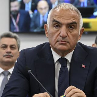 Bakan Ersoy: Turizm gelirimiz 50 milyar dolara yükseldi