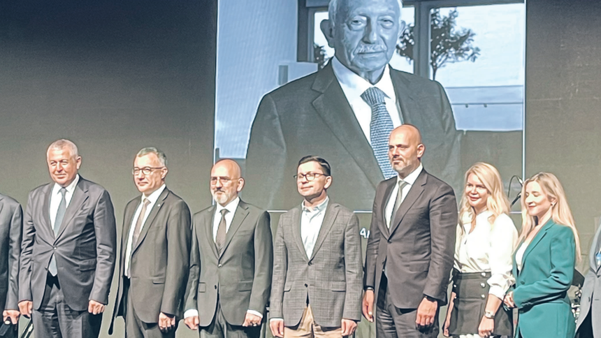 'Babam Asım Kibar sözün senet olduğu yıllarda, sözle aldı, sözle sattı'