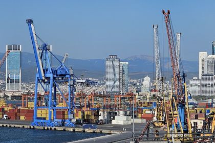 İzmir Limanı’nın Pire’yi yakalaması için uzun bir yapılacaklar listesi var