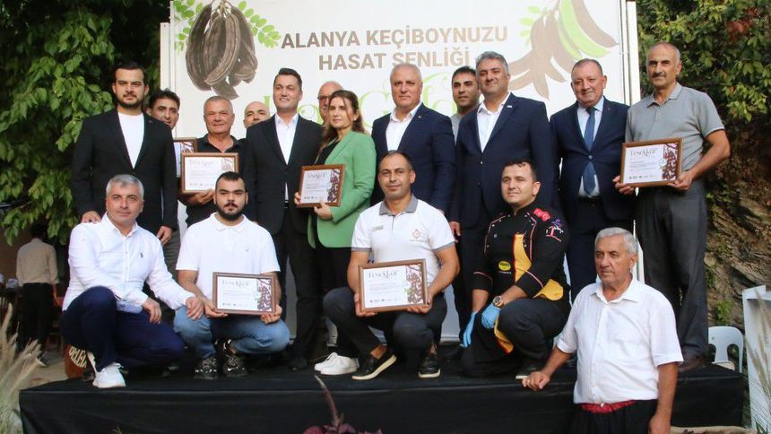 Alanya’da Keçiboynuzu hasat şenliği
