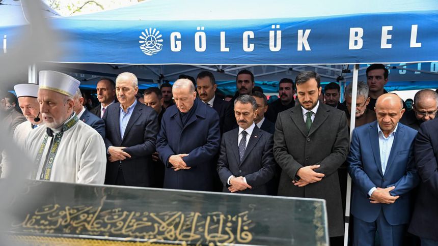 Cumhurbaşkanı Erdoğan, Kocaeli'de Burhan Abiş’in Cenaze Törenine Katıldı