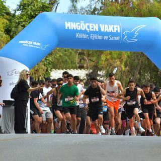 Kuşadası’nda gençler, 7’nci kez geleceğe koştu