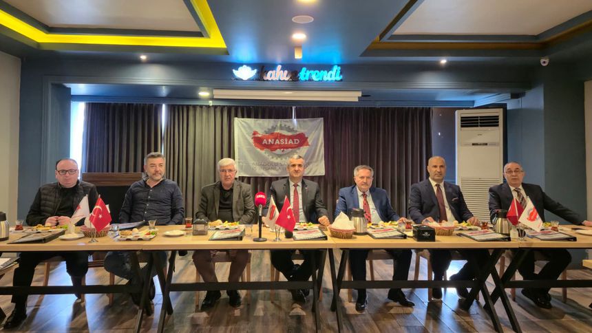 ANASİAD üyeleri ekonomik gündemi değerlendirdi
