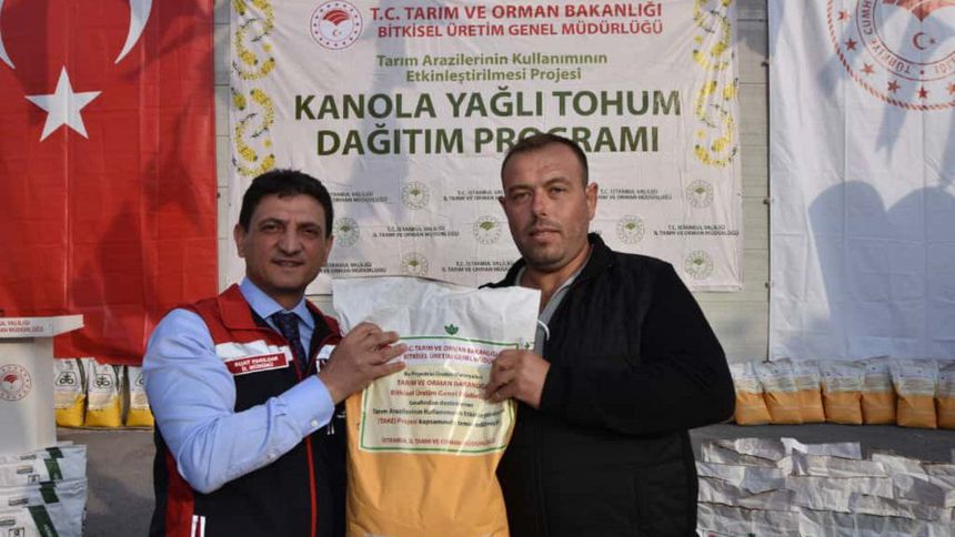 Çiftçilere kanola tohumu dağıtıldı