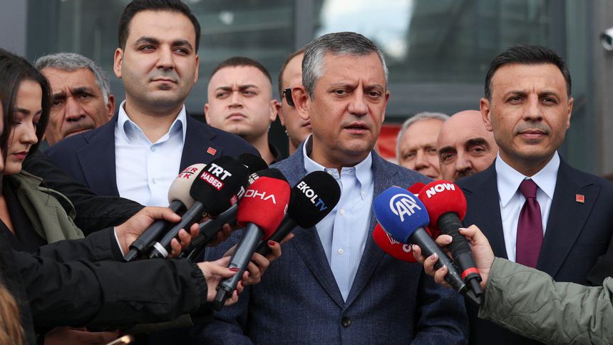 Özgür Özel: Meşruiyet milletten alınır, Trump’tan alınmaz