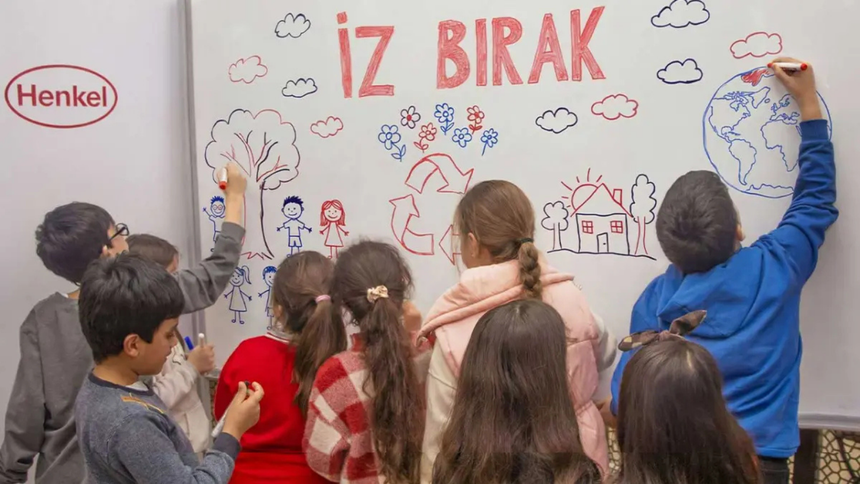 Türk Henkel’in İz Bırak Projesi, bu yıl İzmirli çocuklarla buluştu.