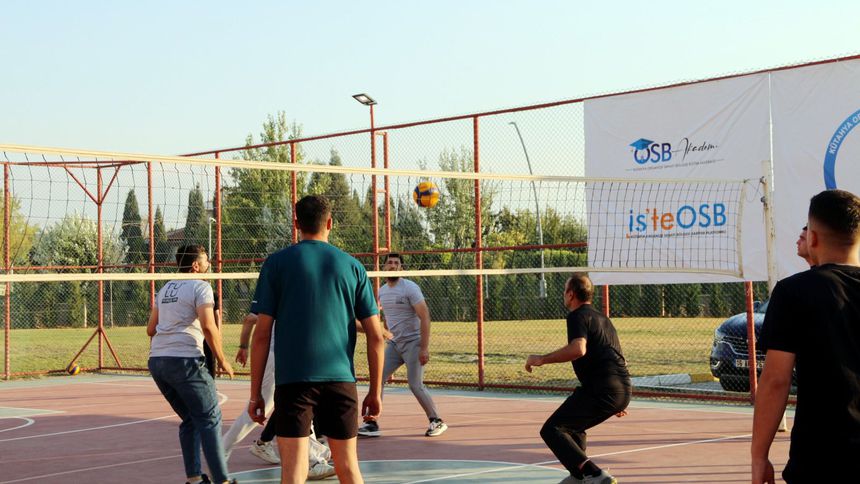 Kütahya OSB Müdürlüğü Voleybol Turnuvasında Şampiyon Oldu