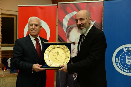 Bursa, fethin 700. yılında dünya sahnesinde