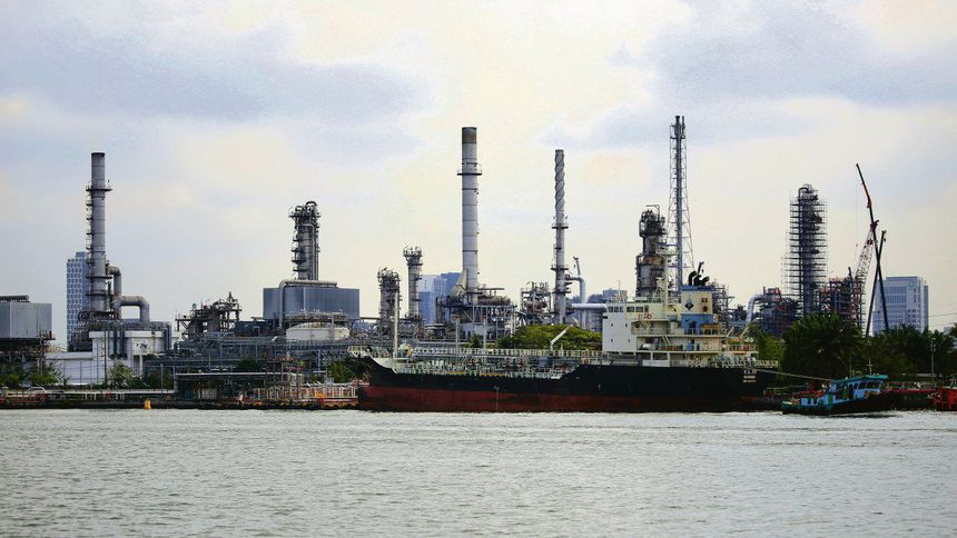 Petrol yeniden Hürmüz riskine odaklanıyor