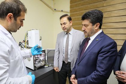 SUBÜ’nün Taramalı Elektron Mikroskobu hizmete açıldı
