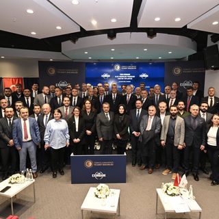 Bakan Bolat duyurdu: Türk Eximbank ihracatçılar için kredi kapsamını genişletti