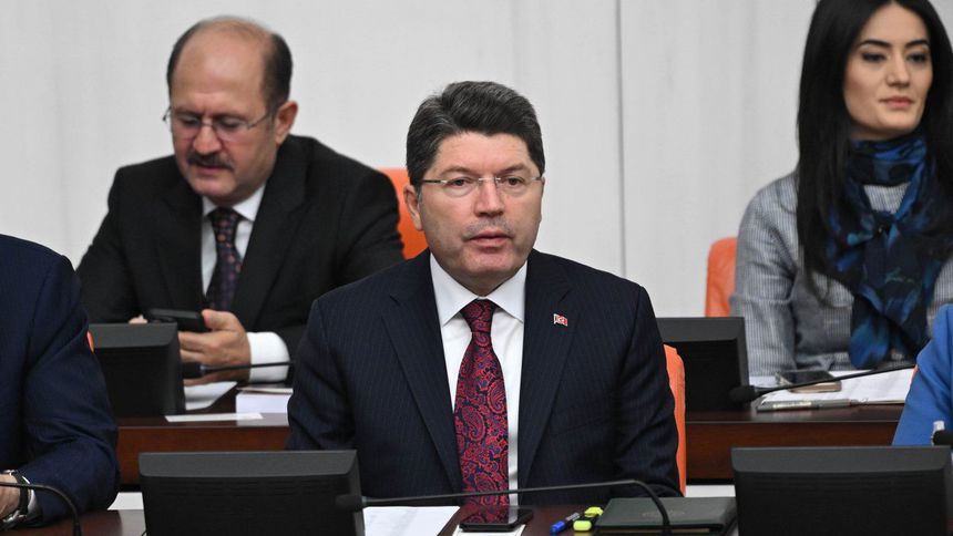 Bakan Tunç'tan 'adli emanet' açıklaması: Bankalardaki sistem adliyelerde de uygulanabilir