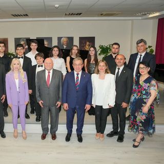 Steınway & Sons Piyanosu DEÜ Devlet Konservatuarı’nda