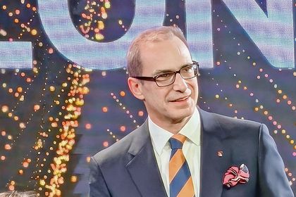 Koç’un 100. yılında sahneye sanat başrole 'unutulmaz yüzler' çıktı