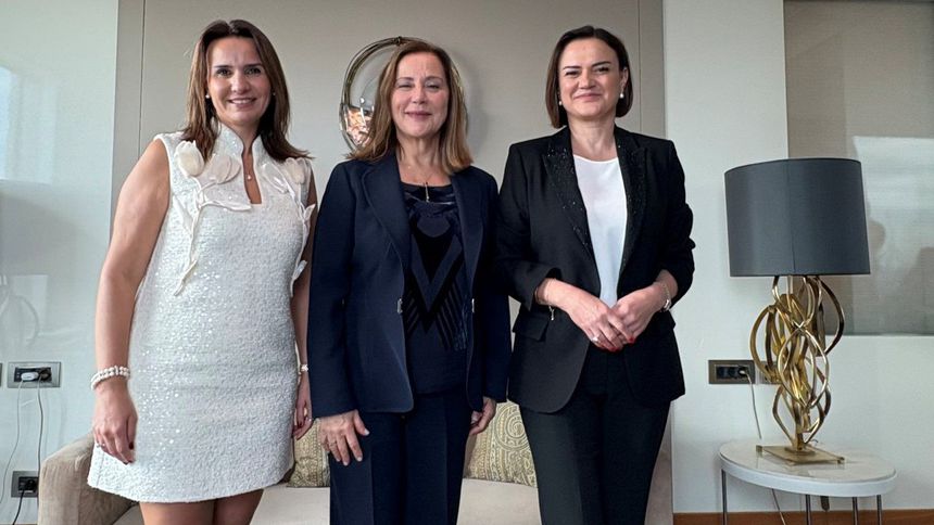 Türkiye’de nüfusun yarısını oluşturan kadınların işgücüne katılım oranı sadece %35-36 Türkiye’de nüfusun yarısını oluşturan kadınların işgücüne katılım oranı sadece %35-36