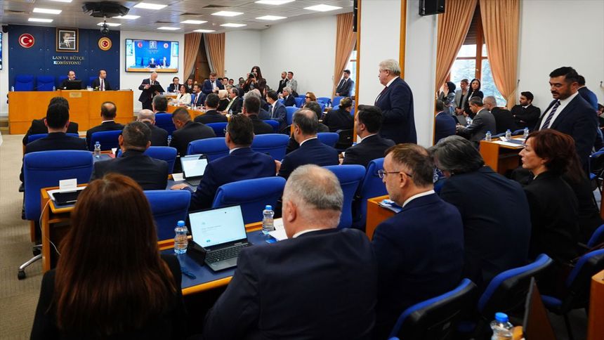 Muhalefetin 'liste açıklansın' ısrarı sürüyor