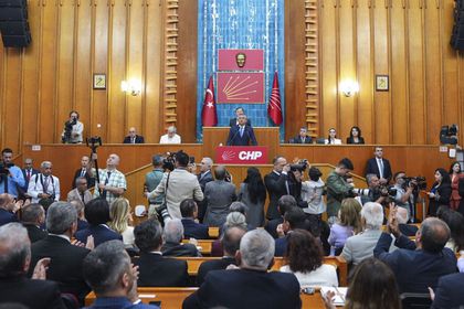Özel’den Kılıçdaroğlu’na, ‘Partiyi daha fazla bu cenderede tutma' çağrısı