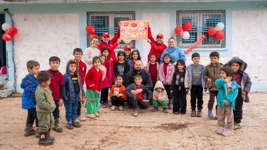 Reis Gıda, Şanlıurfa'da köy okullarını ziyaret etti